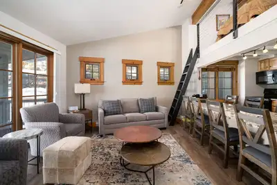 Image de Whispering Pines at Northstar, Remodeled Corner Unit with Loft, Ski Locker