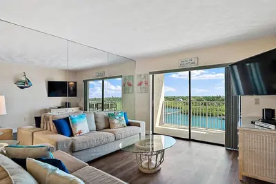 Image de Bayfront Bliss: 2bd/2ba Water View at Bay Shores