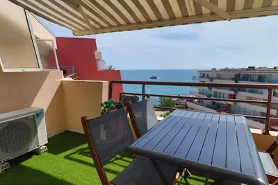 Superbe 2p cabine climatisé, terrasse, piscine, Wi-Fi, parking