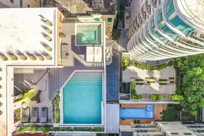 Image de Regatta Living ll with Breakfast Included! - 907