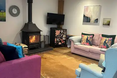 Image de Luxury Three Bed Barn Conversion, Idyllic setting, cosy barn w/woodburner, Devon
