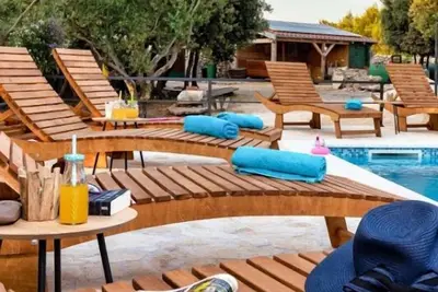 Image de Vintage Winehouse Backov - House with Pool for 8 People