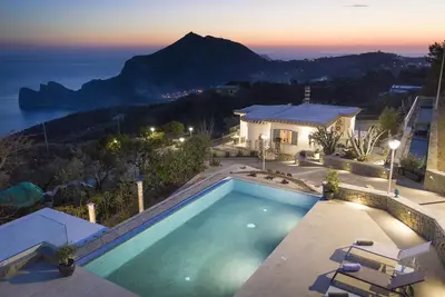 Image de Amore Rentals - Villa Ligea with Private Swimming Pool, Sea View and Parking