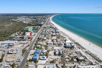 Image de Shore Beats Work Is 500 Steps To Beach! Modern, Immaculate Townhome!