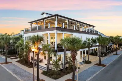 Image de Grand Pearl: Firepit, Bikes, Resort-Style Community Pool!