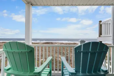 Image de Serenity Now | Oceanfront Condo