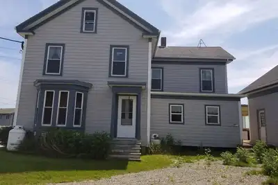 Image de Come enjoy oceanview in a lobsterfishing community at our Moosabec Reach home.