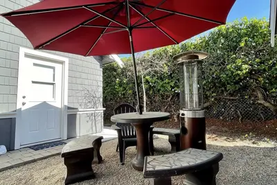 Image de Brand New Private One Bedroom Cottage with a Wet Bar/Kitchenette