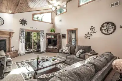 Image de Shady Pines | Pet Friendly, Game Room, Luxury!