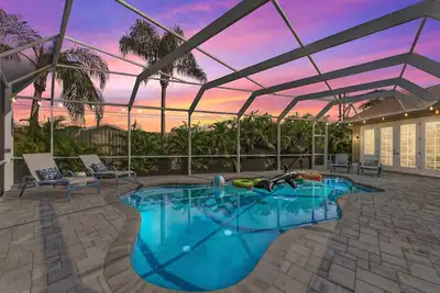 Image de Sunset Cove - Saltwater private Pool - 1. 5 miles from Siesta Key Beach