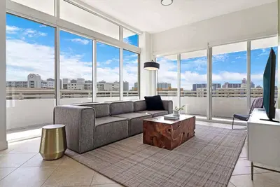 Image de Roami at Sunny Isles | Rooftop Pool | 3 Bedroom