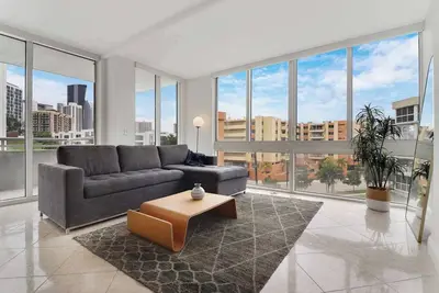 Image de Roami at Sunny Isles | Rooftop Pool | 2 Bedroom