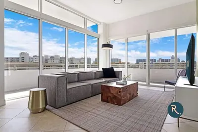 Image de Roami at Sunny Isles | Rooftop Pool | 3 Bedroom