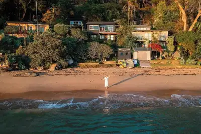 Image de Beachfront Bliss - Mackerel Beach, right on the sand with spectacular views