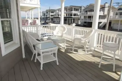 Image de Beach Block Newer 1st floor of a Duplex