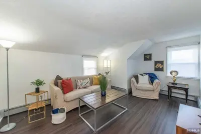 Image de Cozy & Quiet 2 Bed Apt 20 Minutes to Nyc
