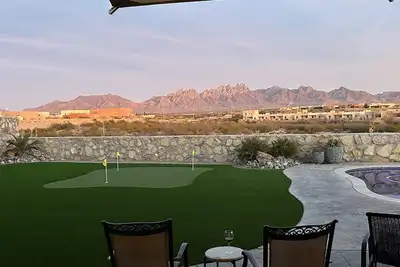Image de Your own personal resort, personal pool, spa, putting green and stunning view.