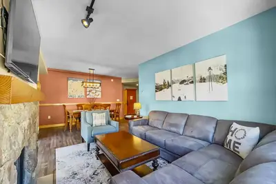 Image de Luxury Remodeled Condo Short Walk to Lifts Incredible View 3 Hot tubs! Pp403