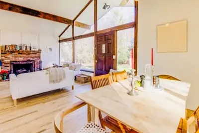 Image de Adorable and quiet East Hampton House with Pool with lots of privacy - Sleeps 6