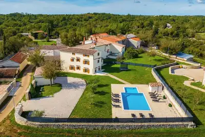 Image de Holiday villa with a private swimming pool, with 6 bedrooms and 7 bathrooms