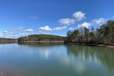 Image de \"Lake Hartwell, Waterfront Cottage with Views, near Clemson\"