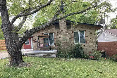 Image de 3 min walk to Oaklawn Resort, nice 3bed 2bath in Hot Springs!