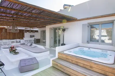 Image de Phos Home by Rocks Estates