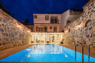 Image de 4 Bedroom Detached Villa Hus with Sea View & Private Pool by Solo Villa