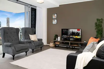 Image de Large Family Apartment|Amazing City & River Views