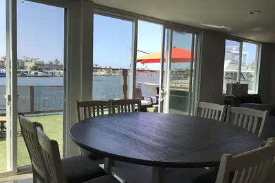 Image de Huntington Harbor, One story 4 Br and 4 Br waterfront with open view