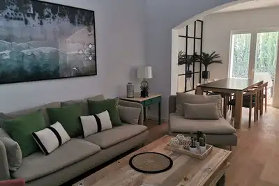 Image de Nice renovated house one step from the beach
