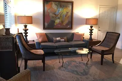 Image de Refined North Scottsdale Condo for All Seasons [for 30-night min. stays]