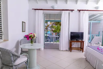 Image de Inchcape Seaside Villas right on Silver Sands Beach - Seaview Studio