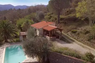 Image de Le Bac : gîte en pleine nature, au calme avec vue panoramique et piscine