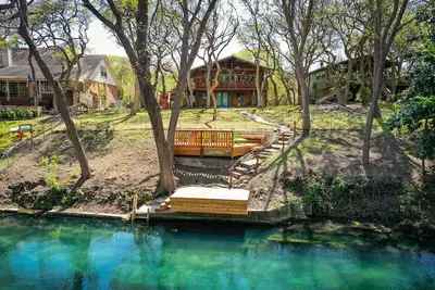 Image de Blue Sky, Crystal Clear Comal River Waterfront!
