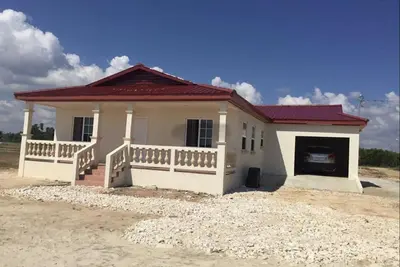 Image de Peace in Every Step in this Picturesque Property!