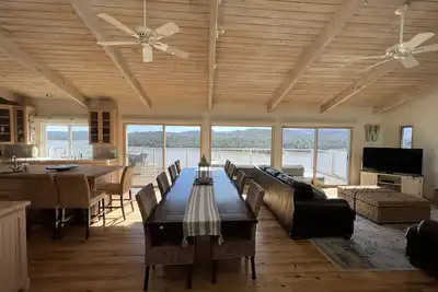 Image de Stairway to Naci Heaven 180 degree lakefront views Pet Friendly, Wifi