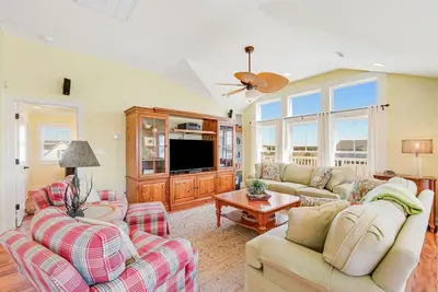 Image de Big and Beautiful Waterway House w/Free WiFi, W/D, Ac, Deck - Near Beach