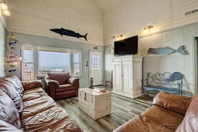 Image de Beachfront Home with Ocean-View Deck, Outdoor Shower, WiFi, Ac & Washer/Dryer