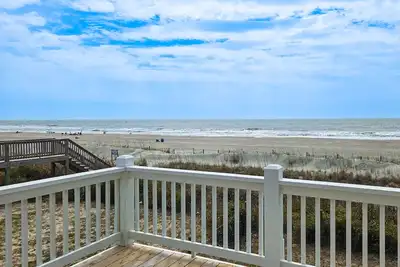 Image de Dog-friendly waterfront house with beach access & fireplace - snowbirds welcome