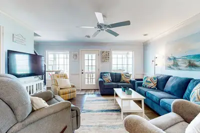 Image de Oceanfront Sundeck Views & Beach Walkway - High-Speed WiFi, Washer/Dryer & Ac
