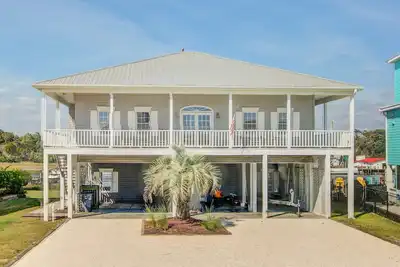 Image de Waterfront Home on Intracoastal with Private Boat Dock, Screened Porch, WiFi, Ac