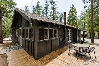 Image de Circle Cabin - Mountain Modern, Located in Town!