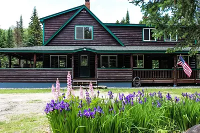 Image de Direct trail access - 5bdrm + 2ba - 9beds + game room - no cleaning fee!