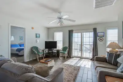 Image de Oceanfront Alfresco Living - Private Walkway to Beach, WiFi & Washer/Dryer