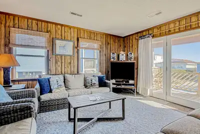Image de Beautiful Home Close to Beach w/Free WiFi, Central Ac, Private W/D, Water Views