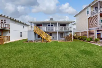 Image de Majestic Dog-Friendly Home On Waterway w/Deck, Free WiFi & Water Views