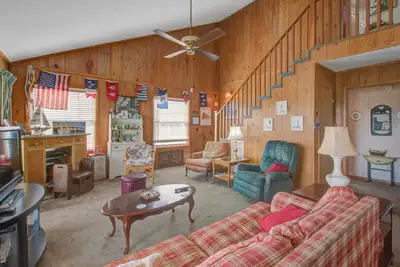 Image de Canal-Front Home & Porch - Floating Boat Dock, Central Ac, Outdoor Shower, WiFi