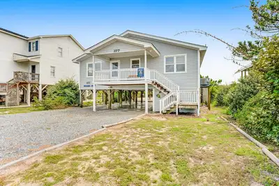 Image de Beachfront Home with Free WiFi, Washer/Dryer, Ac, & Deck - Dogs Welcome