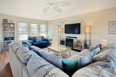Image de Fantastic, Multi-Level Home Across From Beach w/Free WiFi, Ac, W/D, Deck
